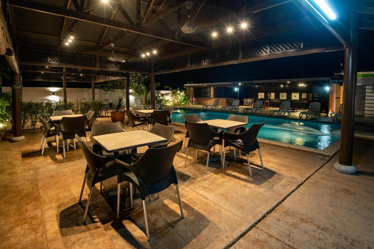 Riverra Inn Langkawi Kuah Kültér fotó