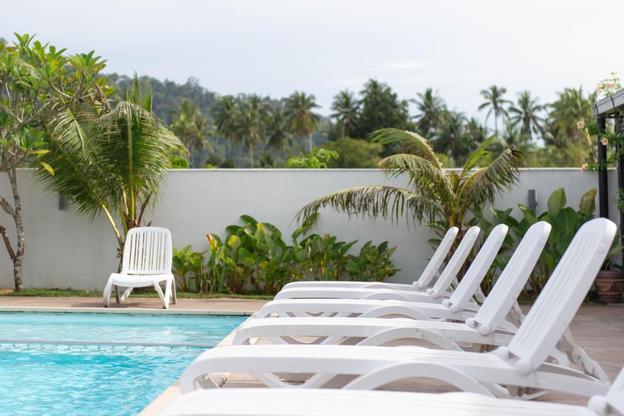 Riverra Inn Langkawi Kuah Kültér fotó
