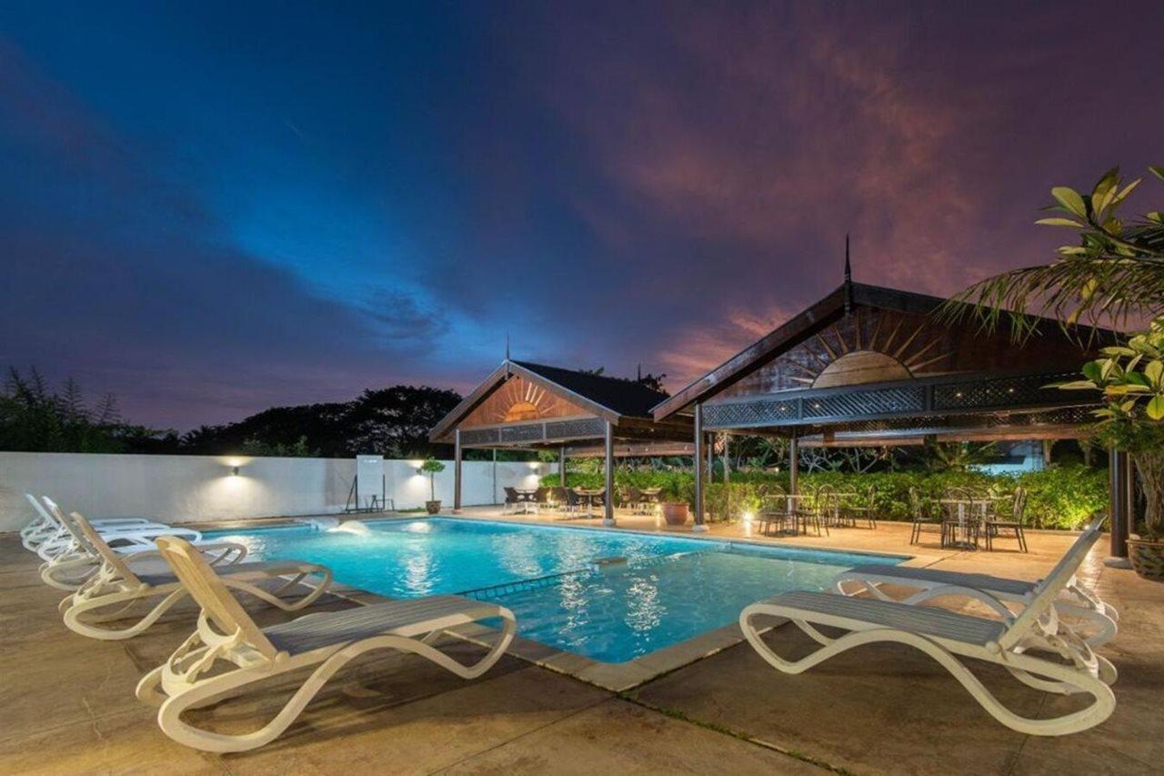Riverra Inn Langkawi Kuah Kültér fotó